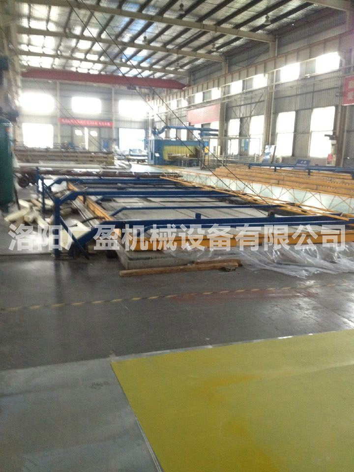 冷藏車廂板熱壓機