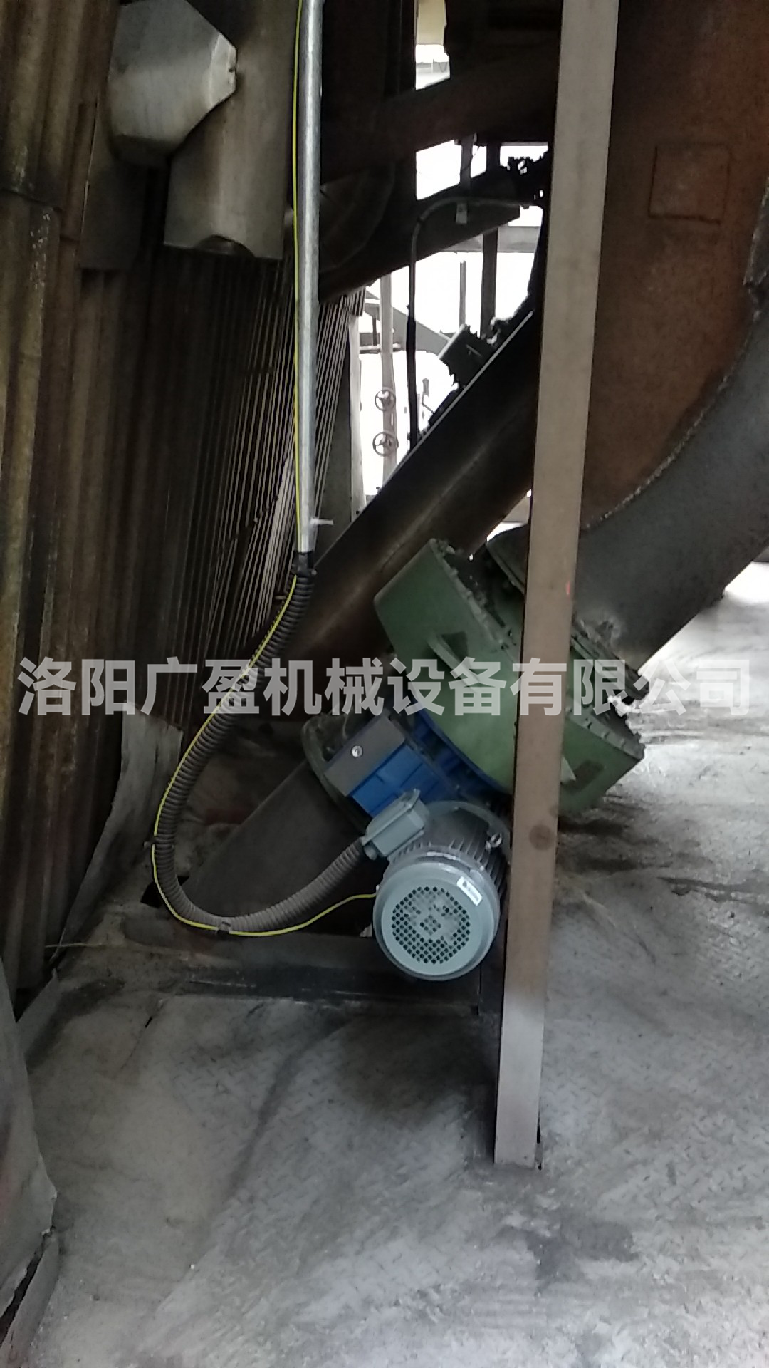 落料管清塞機(jī)工廠實(shí)拍圖.png 落料管清塞機(jī)工廠實(shí)拍圖.png